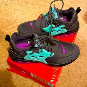 Nike React Presto (GS) Size 5Y (W7)